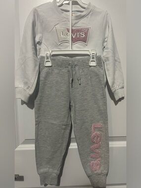 Levi’s Toddler Girls Sweatshirt & Jogger Set Size 3T Pink Logo